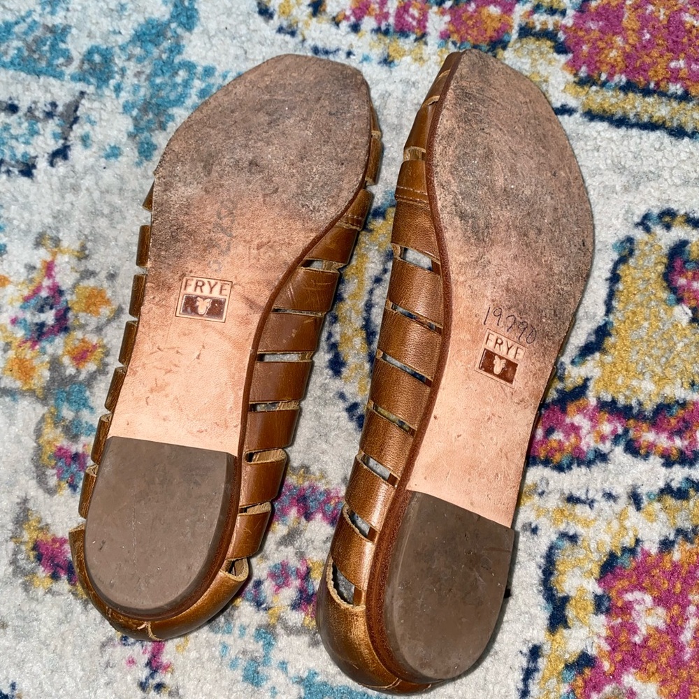 FRYE Leather Ballet Flats Slip On Shoes Sandals Peep Toe Cut Outs Tan Size 8B - Picture 4 of 6